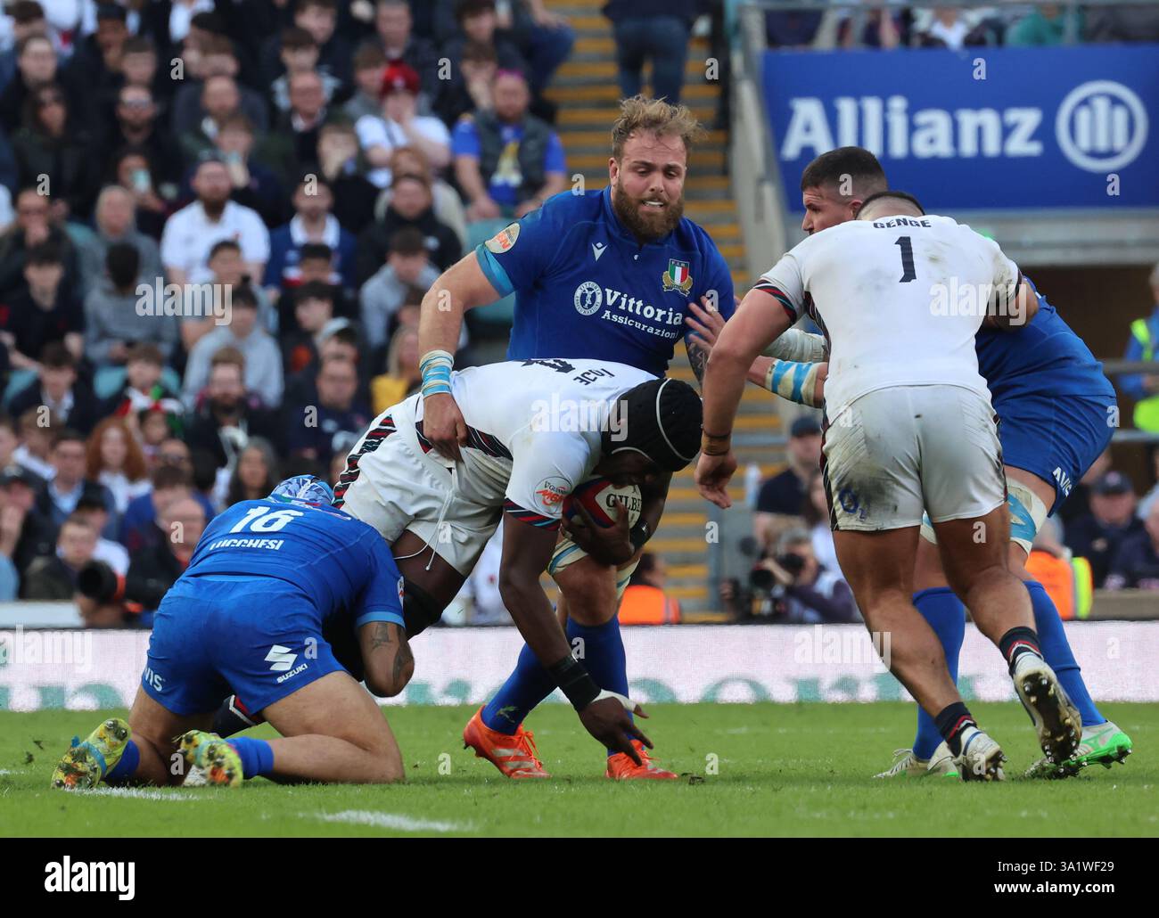 London, Großbritannien. März 2025. Niccolo CANNONE (Benetton Rugby) aus Italien in Aktion während der Guinness Men's Six Nations Championship Runde 4 zwischen England und Italien im Allianz Stadion, Twickenham, London am 9. März 2025 Credit: Action Foto Sport/Alamy Live News Stockfoto