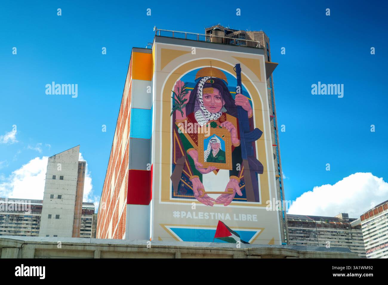 Künstlerische Grafiken, die ein freies Palästina auf einem Gemeindegebäude in Südamerika symbolisieren. Caracas, Venezuela. Stockfoto Künstlerische Grafiken, die ein freies Palästina auf einem Gemeindegebäude in Südamerika symbolisieren. Caracas, Venezuela. Stockfoto