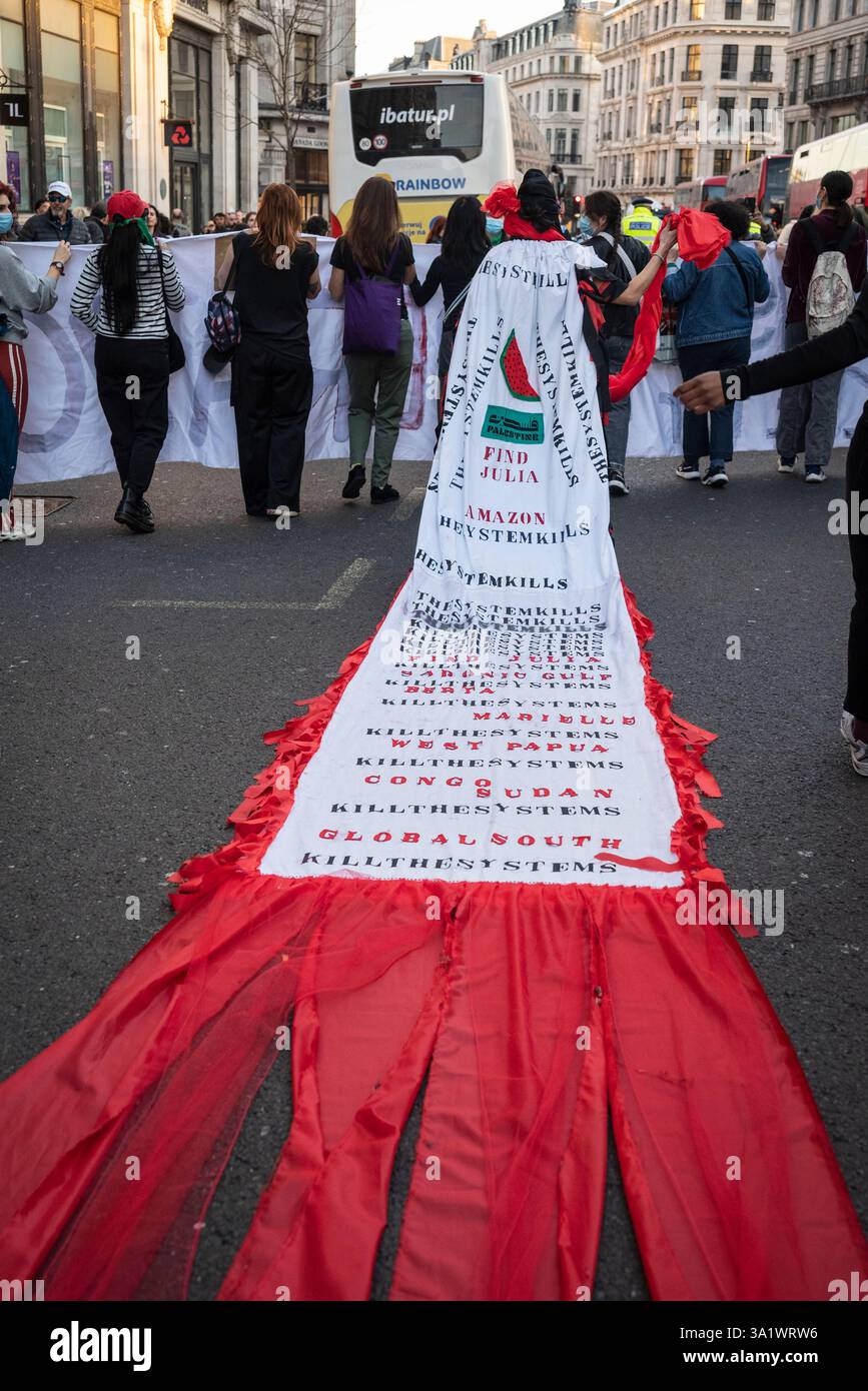 Für alle Frauen, die auf der ganzen Welt misshandelt werden, gibt es einen Internationalen frauentag, der von Women's Strike Assembl organisiert wird Stockfoto