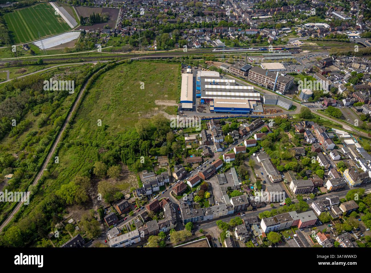 Luftaufnahme, Maschinenbauunternehmen Gutehoffnungshütte Radsatz, Biomasse-Blockheizkraftwerk Energieversorgung Oberhausen AG, Sterkrade railr Stockfoto