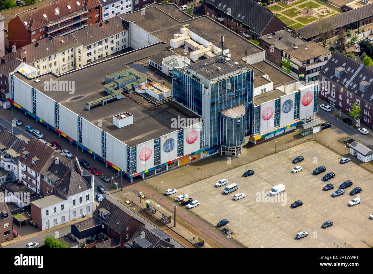 Neumarkt mit ehemaligem möbelhaus finke -Fotos und -Bildmaterial in hoher Auflösung – Alamy