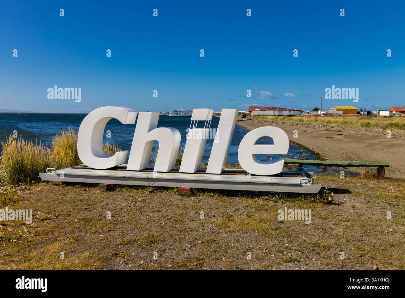 Flagge von Chile und Magallanes und Antarktis Region Chilena in Südamerika. Region oder Magallanes und chilenische Antarktis Symbole in Punta Arenas Stockfoto