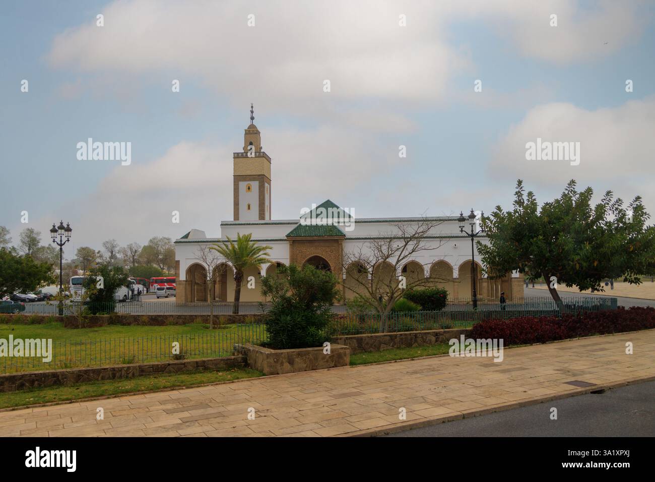 Marokko, Rabat - aus der Vogelperspektive auf die Königliche Moschee (oder Moschee el Faeh) am Königspalast. Stockfoto