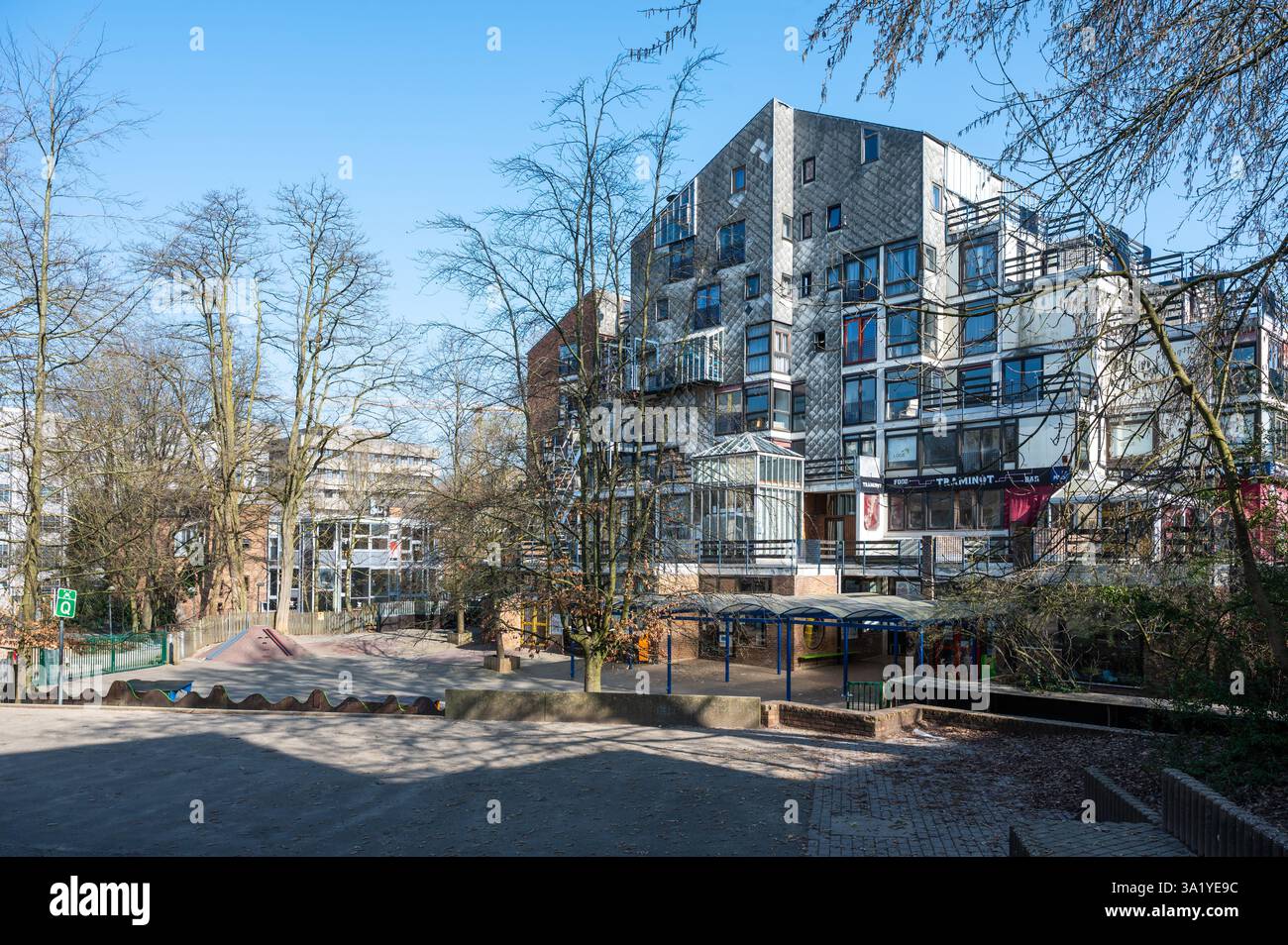 Gebäude des Krankenhauscampus Saint Luc in Woluwe Saint Lambert, Region Brüssel Hauptstadt, Belgien, 8. MÄRZ 2025 Stockfoto