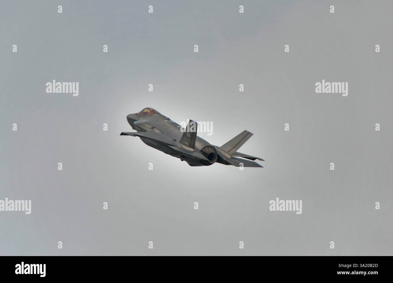 Das US Air Force F-35 Demo Team tritt auf der Royal Thai Air Force 88th Anniversary Air Show auf. Bangkok, Thailand Stockfoto