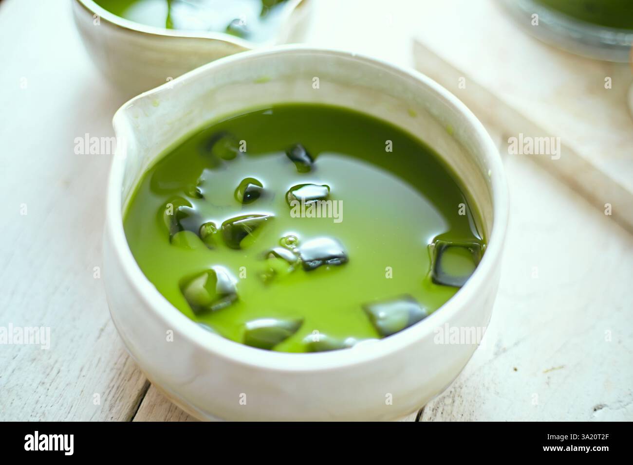 Nahaufnahme pures Matcha-Grüntee, Cafe-Menü Stockfoto