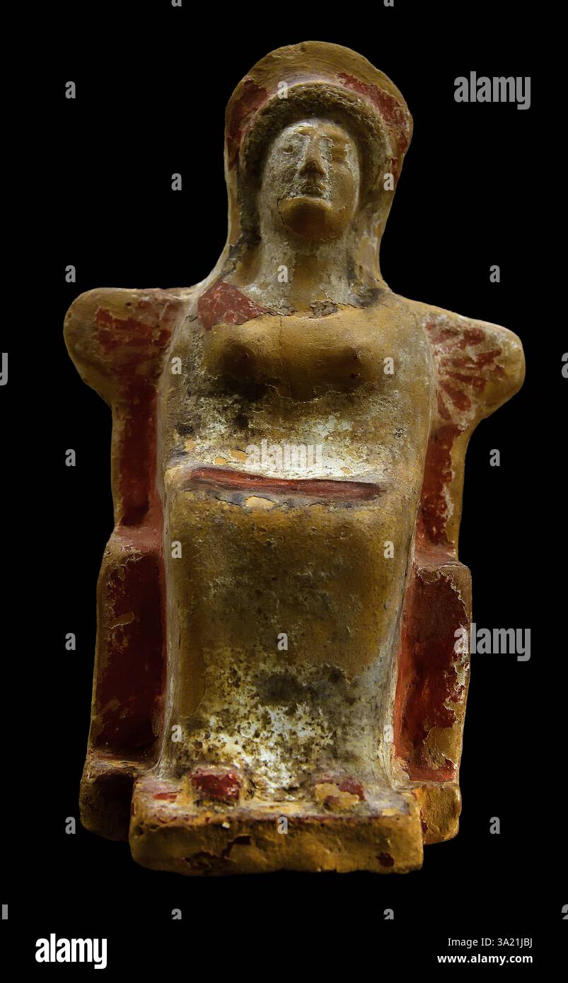 Statuette einer sitzenden Göttin, Anfang des 5. Jahrhunderts B. C, 17,4 cm Griechisch, Griechenland, 17,4 cm, das antike Mittelmeer Stockfoto