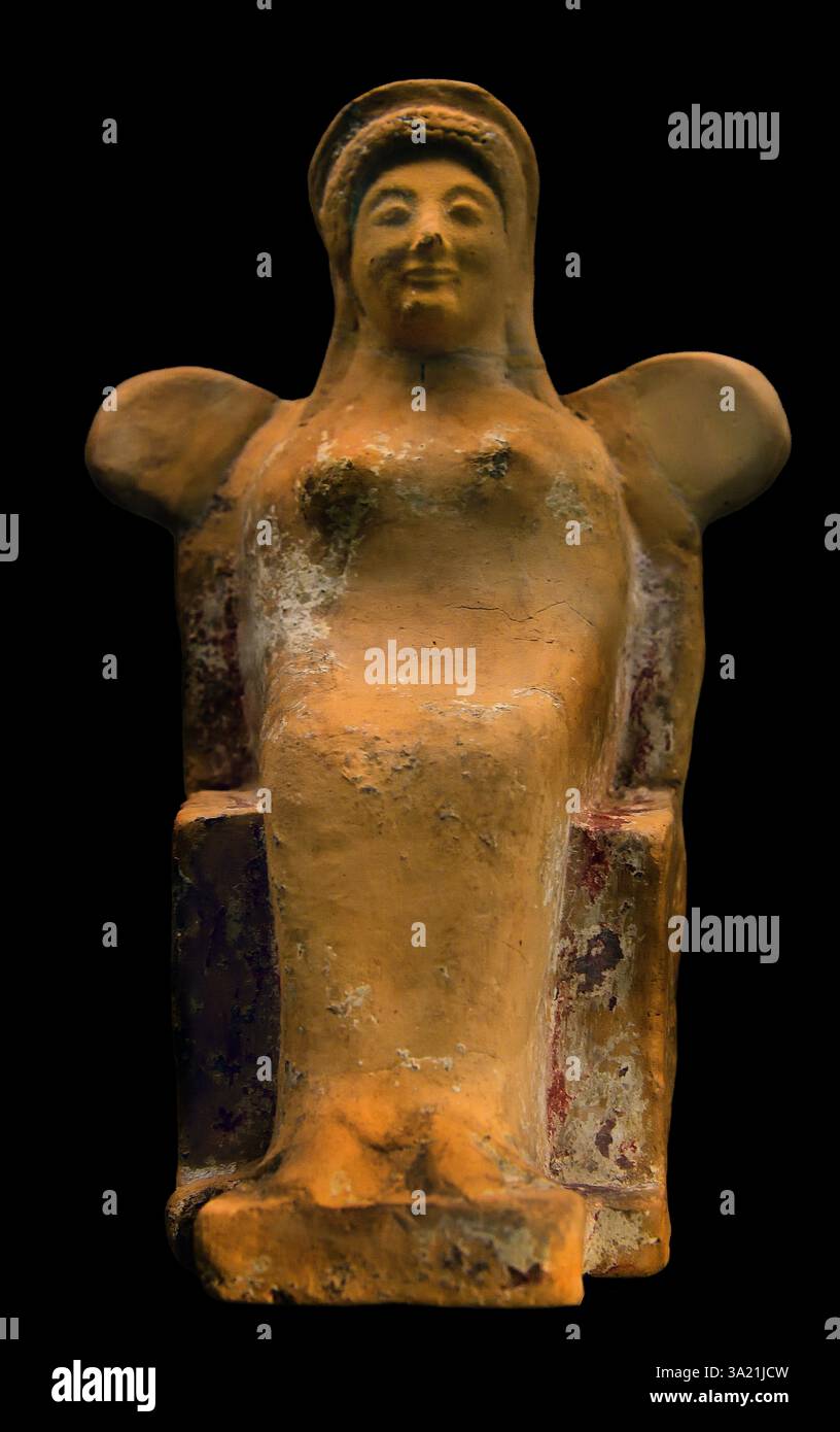 Statuette einer sitzenden Göttin, Griechisch, Griechenland, 17 cm, Ende des 6. Jahrhunderts v. Chr Stockfoto