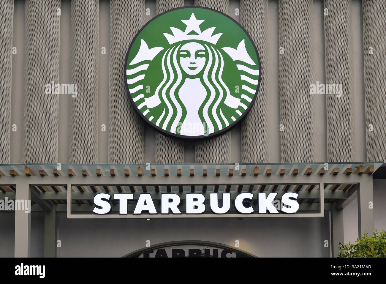 Firmenlogo der internationalen, amerikanischen Kaffeehauskette STARBUCKS, Siem Reap, Kambodscha, Asien Stockfoto