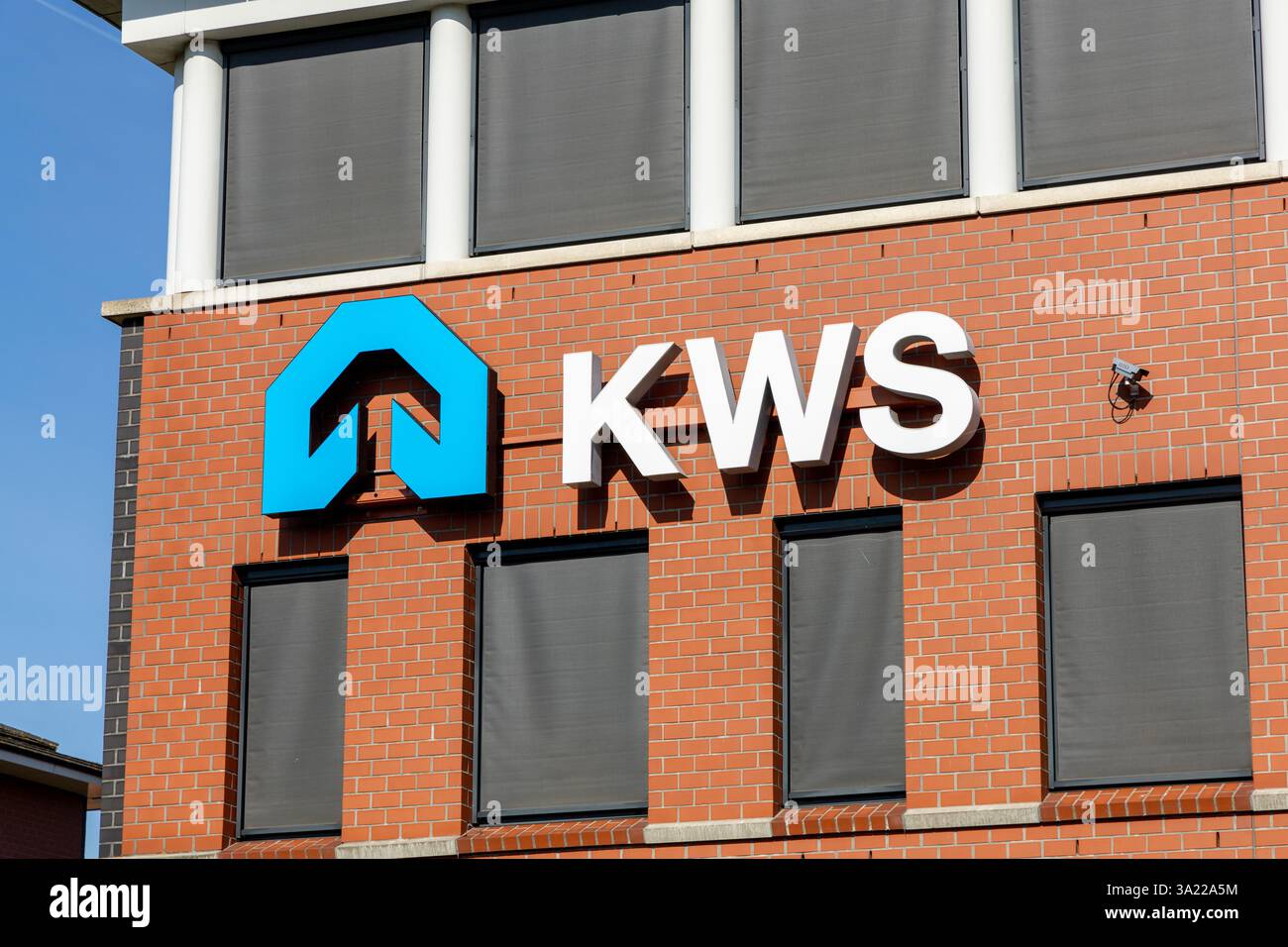 KWS Logo Sign, KWS ist Spezialist für Infrastruktur. Übergeordnete Organisationen: VolkerWessels. Stockfoto