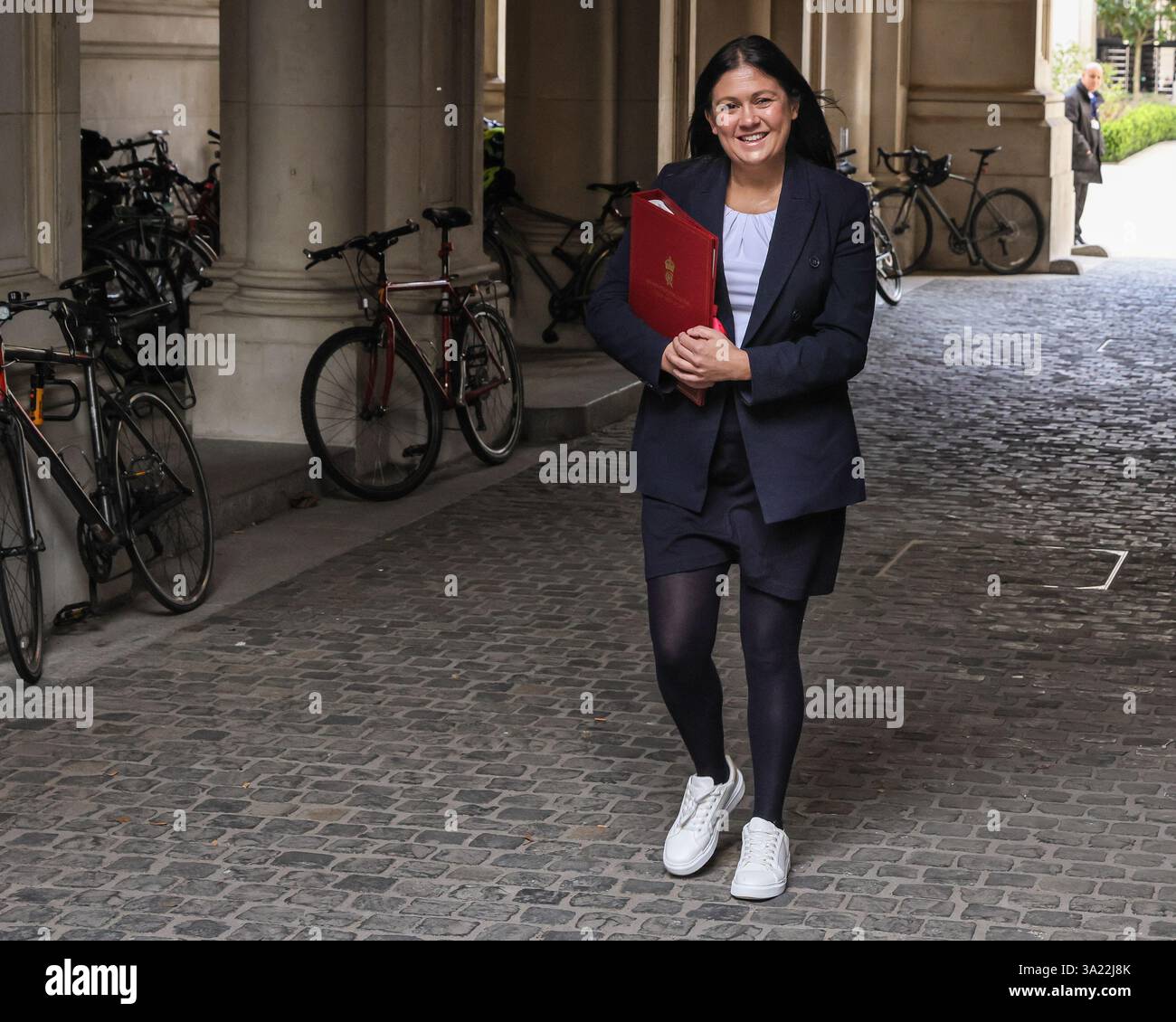 London, Großbritannien. März 2025. Lisa Nandy, Staatssekretärin für Kultur, Medien und Sport, Abgeordneter Wigan. Die Minister nehmen an der Kabinettssitzung der Regierung in Downing Street, London, UK, Teil. Credit: Imageplotter/Alamy Live News Stockfoto