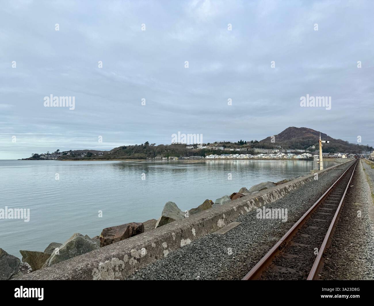 Porthmadog und Afon Glaslyn von der Ffestiniog Railway, Gwynedd, Wales - Smartphone-aufgenommenes Stockfoto
