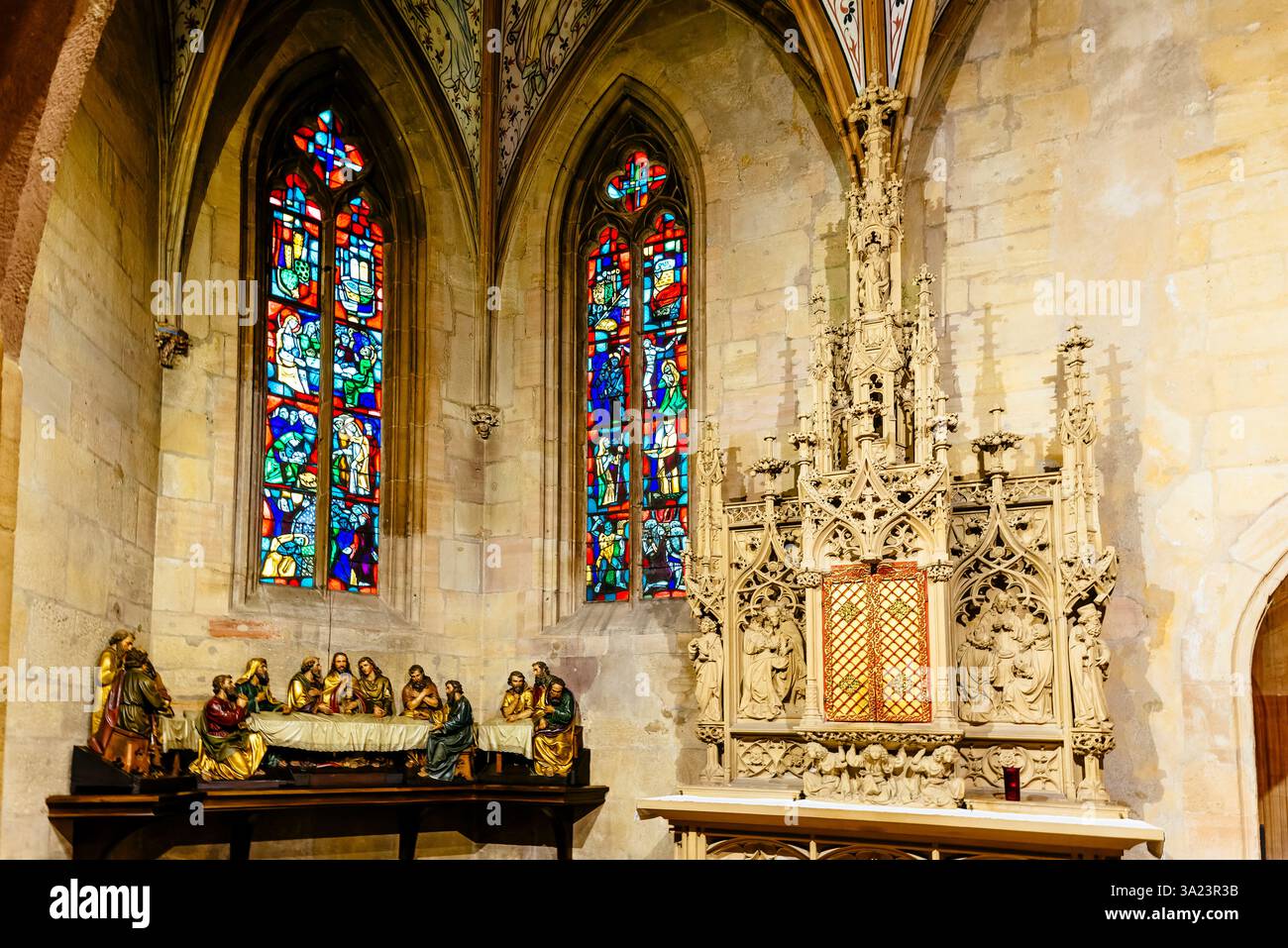 Spätgotische „Letztes Abendmahl“ in Lebensgröße. Die Kirche Saint-Martin - St. Martin. Colmar, Colmar-Ribeauvillé, Haut-Rhin, Frankreich, Europa Stockfoto