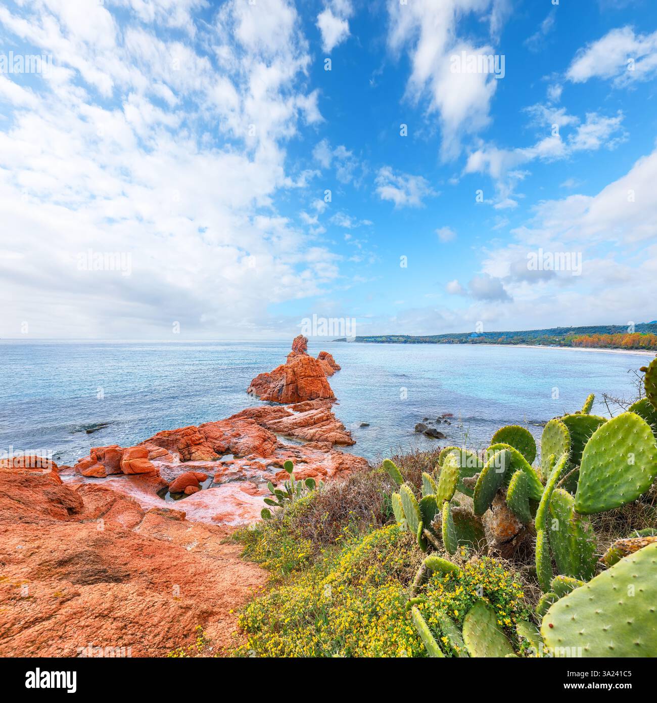Beeindruckender Blick auf Red Rocks (ist Scoglius Arrubius) am CEA Beach. Lage: Tortoli, Provinz Ogliastra, Sardinien, Italien, Europa Stockfoto