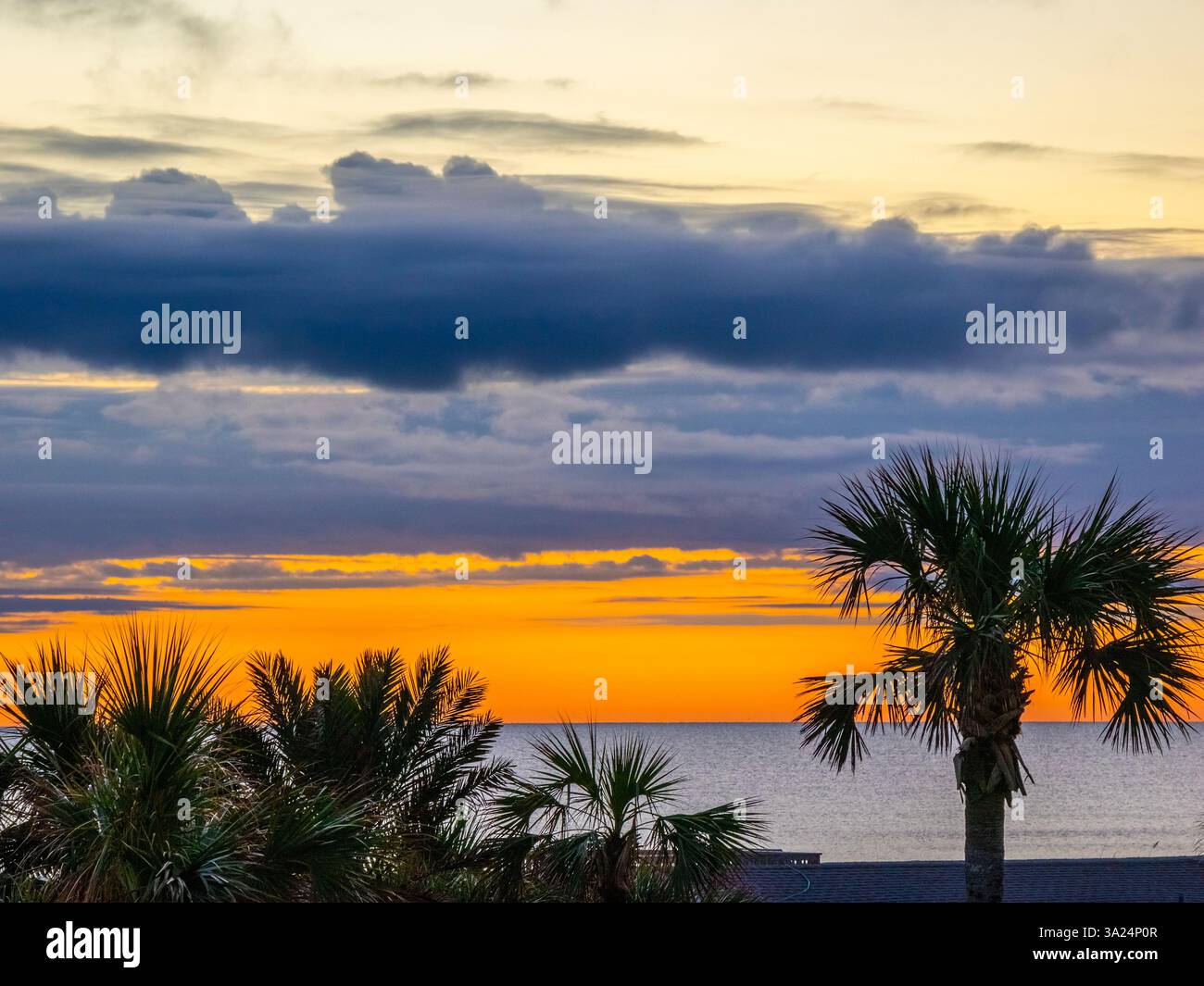 Sonnenaufgang über dem Atlantik von St. Augustine Beach Florida USA Stockfoto