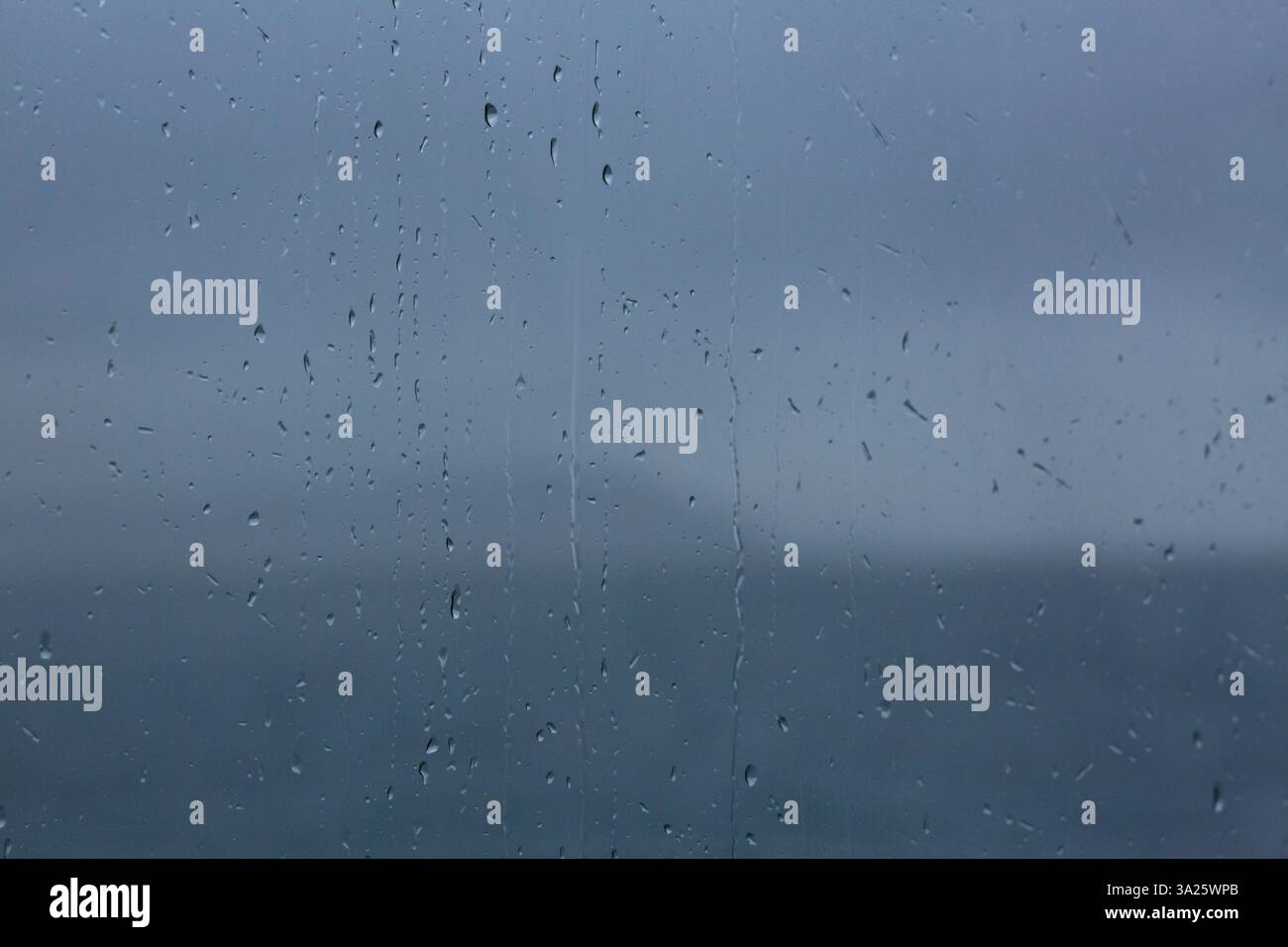 Puget Sound durch Wet Window, Puget Sound, WA, USA. Stockfoto