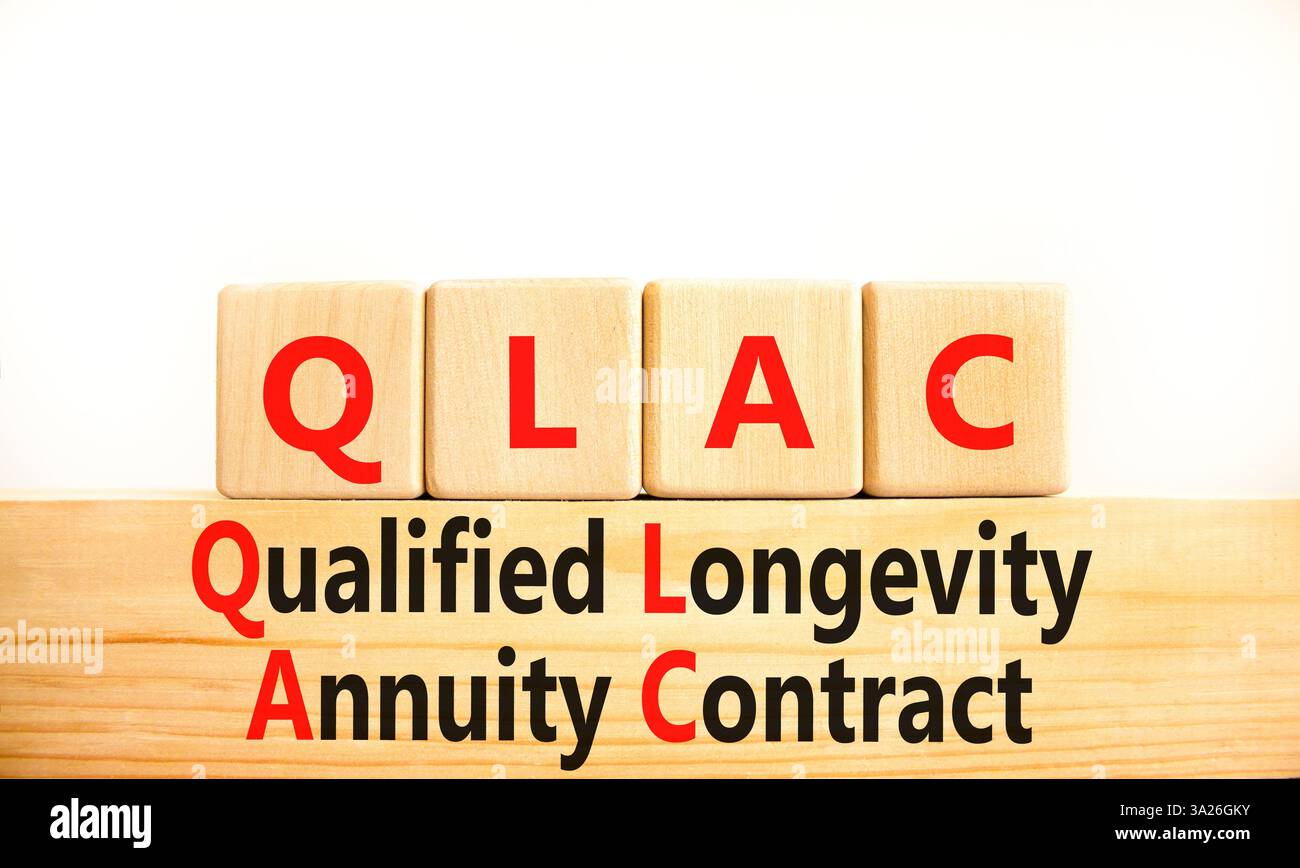 QLAC-Symbol. Concept Word QLAC qualifizierte Langlebigkeitsrenuity Contract auf schönen Holzblöcken. Schöner weißer Hintergrund. Business QLAC qualifiziert Lo Stockfoto QLAC-Symbol. Concept Word QLAC qualifizierte Langlebigkeitsrenuity Contract auf schönen Holzblöcken. Schöner weißer Hintergrund. Business QLAC qualifiziert Lo Stockfoto