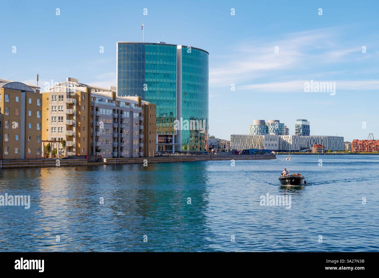 East Basin und Midtermolen Pier mit Wohn- und Bürogebäuden im südlichen Freihafen Kopenhagen, Nordhavn, Dänemark Stockfoto