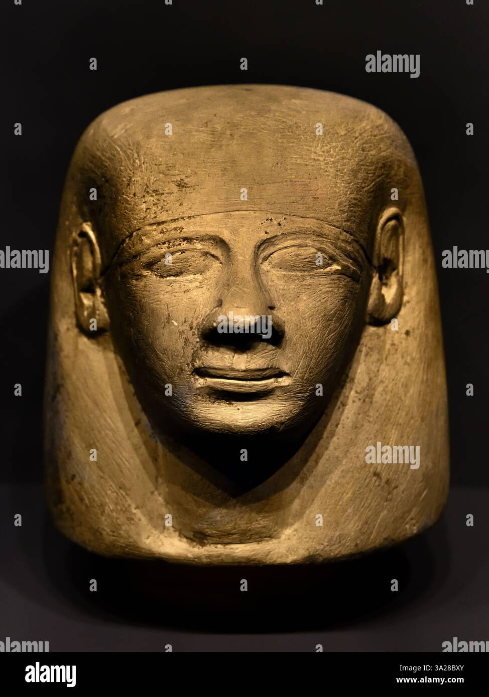 Deckel eines Kanopenglases 7.–4. Jahrhundert v. Chr. (664–332 Ägypten (Grabausstattung, Kalkstein, 13,2 x 11,1 cm) Stockfoto