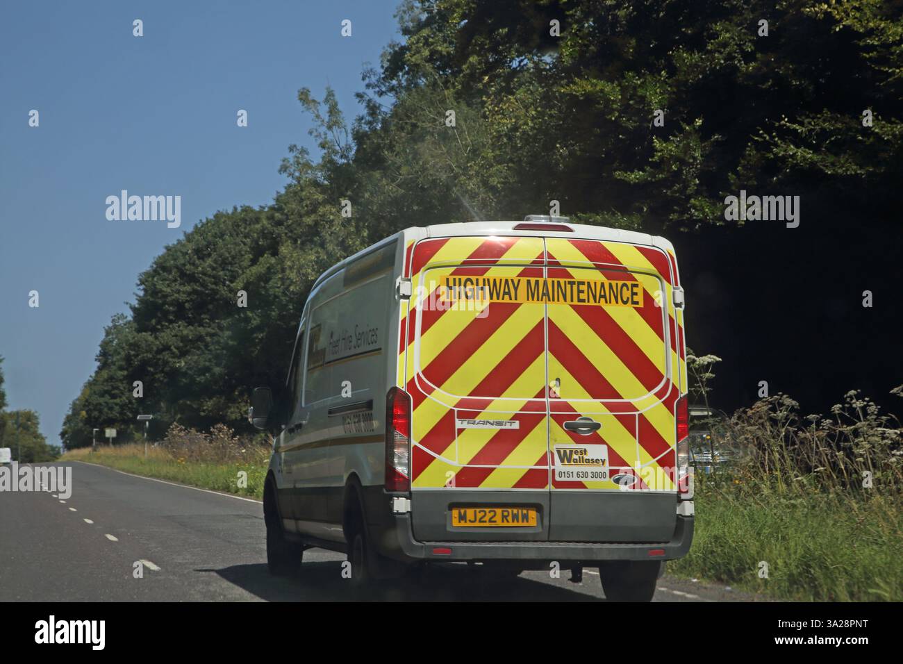 Highway Maintenance Van auf einer A Road England Stockfoto