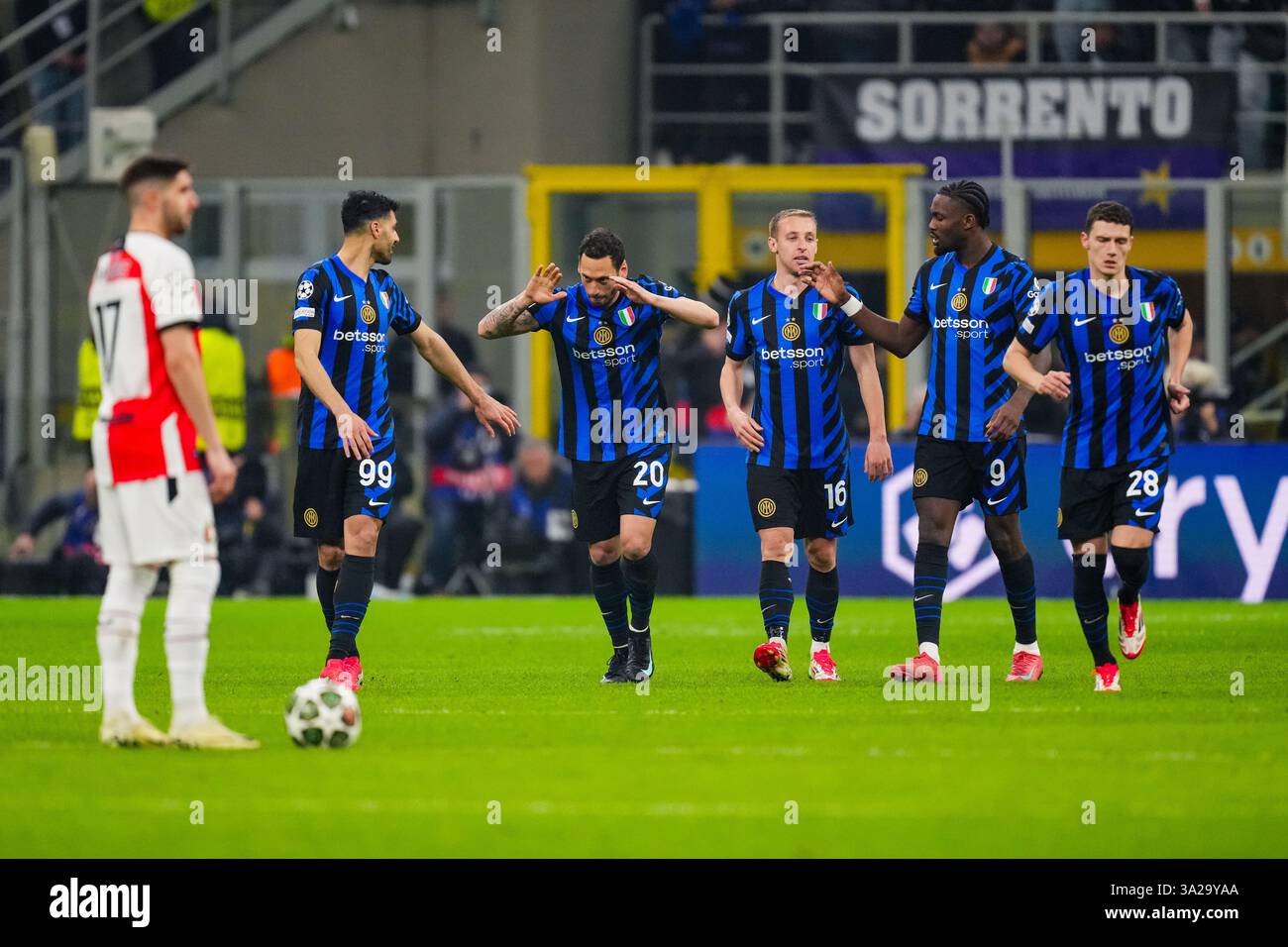L'emblème Du Club De Football "Inter" Milan Italie Image stock