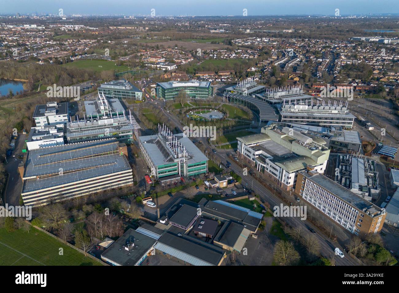 Luftaufnahme der britischen Unternehmensbüros von BP Exploration, Sunbury, Großbritannien. Stockfoto