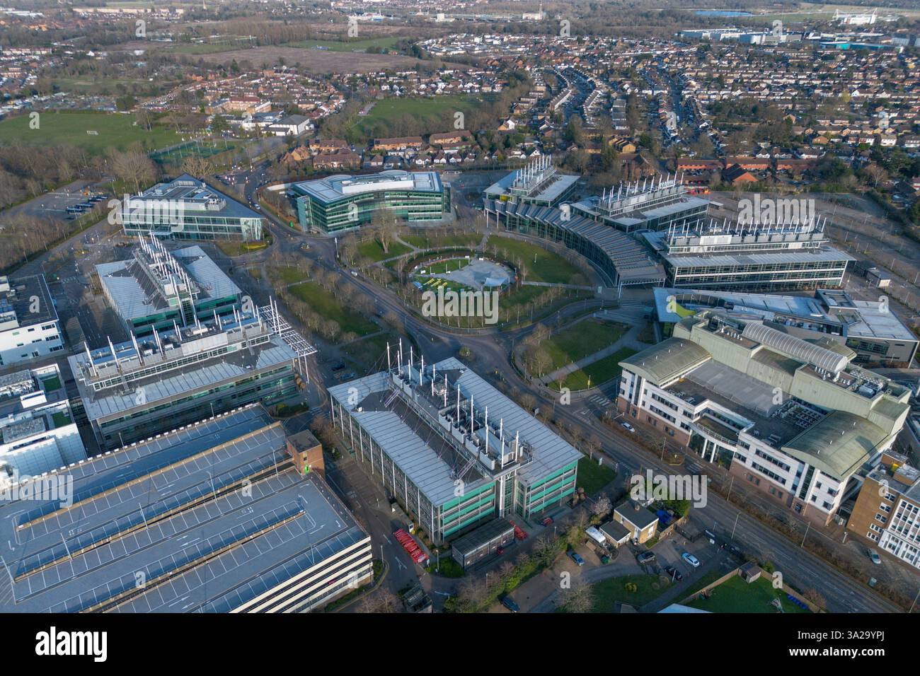 Luftaufnahme der britischen Unternehmensbüros von BP Exploration, Sunbury, Großbritannien. Stockfoto