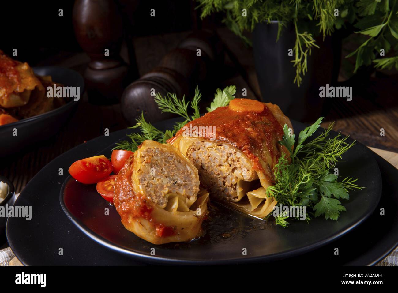 Kohl-Brötchen mit Reis und Hackfleisch nach Großmutters Rezept Stockfoto
