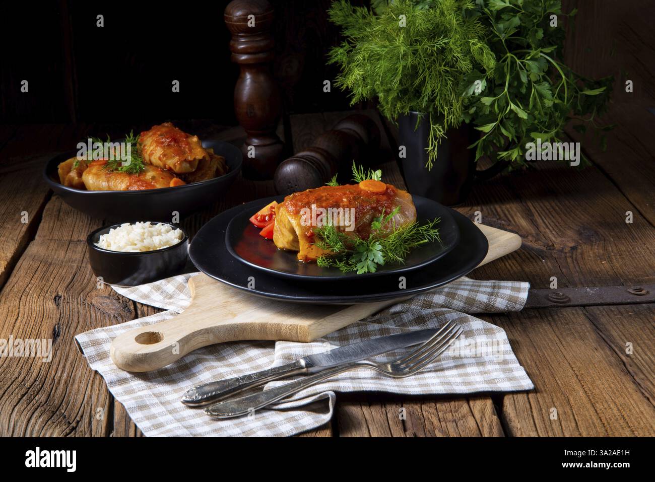 Kohl-Brötchen mit Reis und Hackfleisch nach Großmutters Rezept Stockfoto
