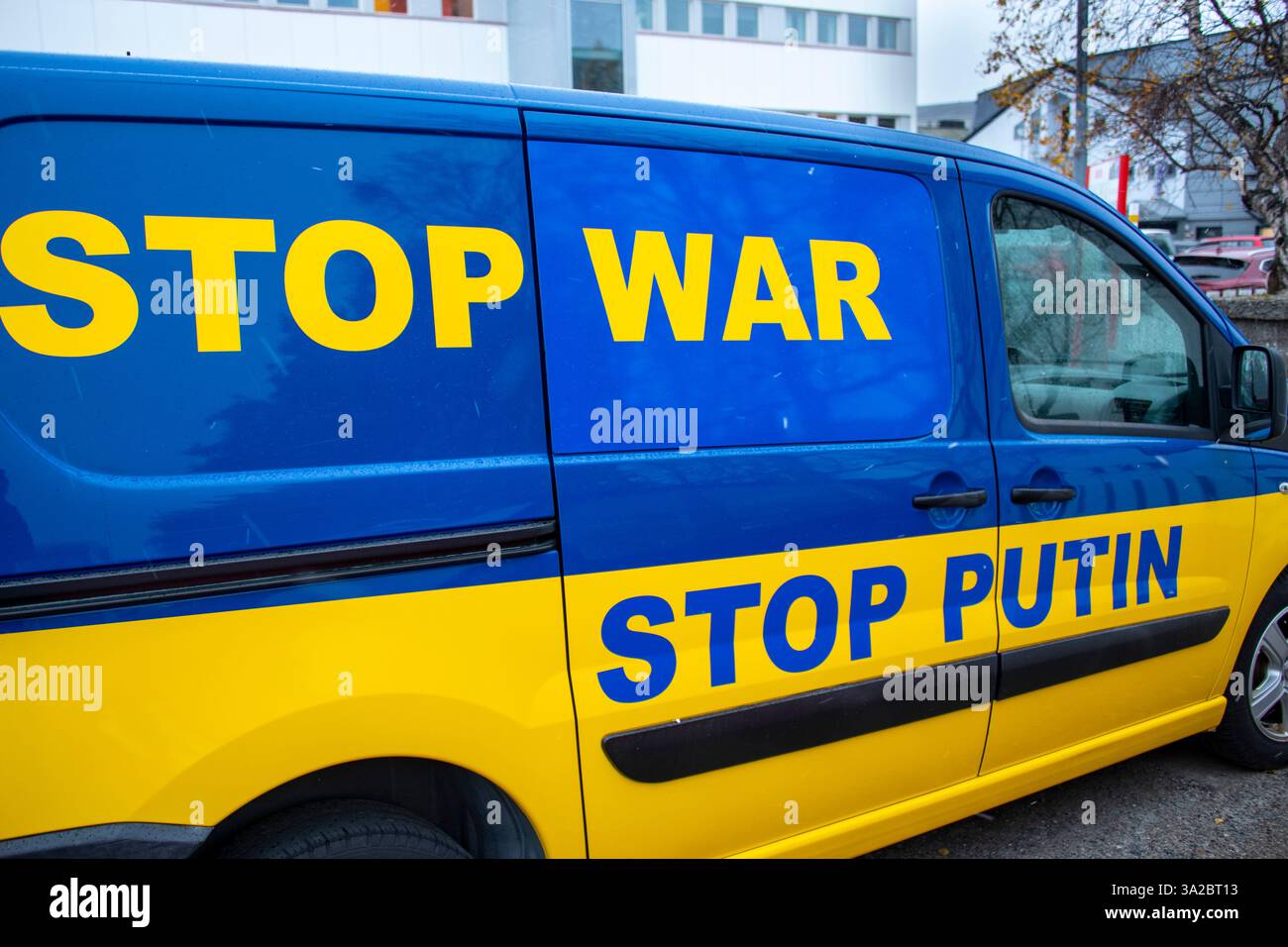 Politischer Slogan über den Krieg in der Ukraine und Russland Stockfoto