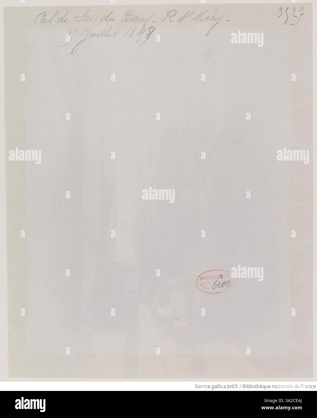 Das Foto von Eugène Atget aus dem Jahr 1898 zeigt das cUL de Sac du Boeuf in der Rue Saint-Merri in Paris und veranschaulicht die Atmosphäre dieser historischen Pariser Straße. Stockfoto