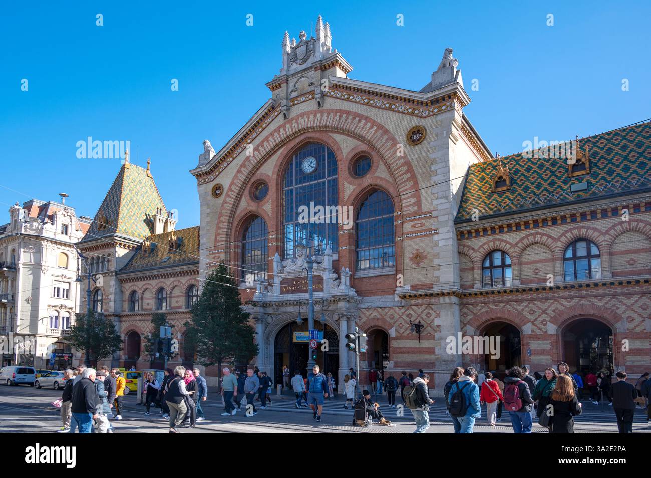 Blick auf die große Markthalle oder die zentrale Markthalle, den größten und ältesten überdachten Markt in Budapest, Ungarn. Stockfoto