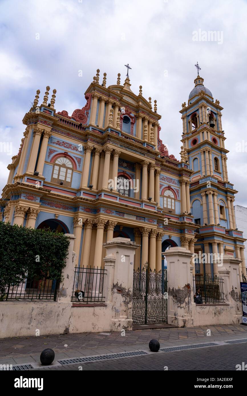 Die Fassade der Kirche Nuestra Señora de la Candelaria de la Viña, Salta, Argentinien. Stockfoto