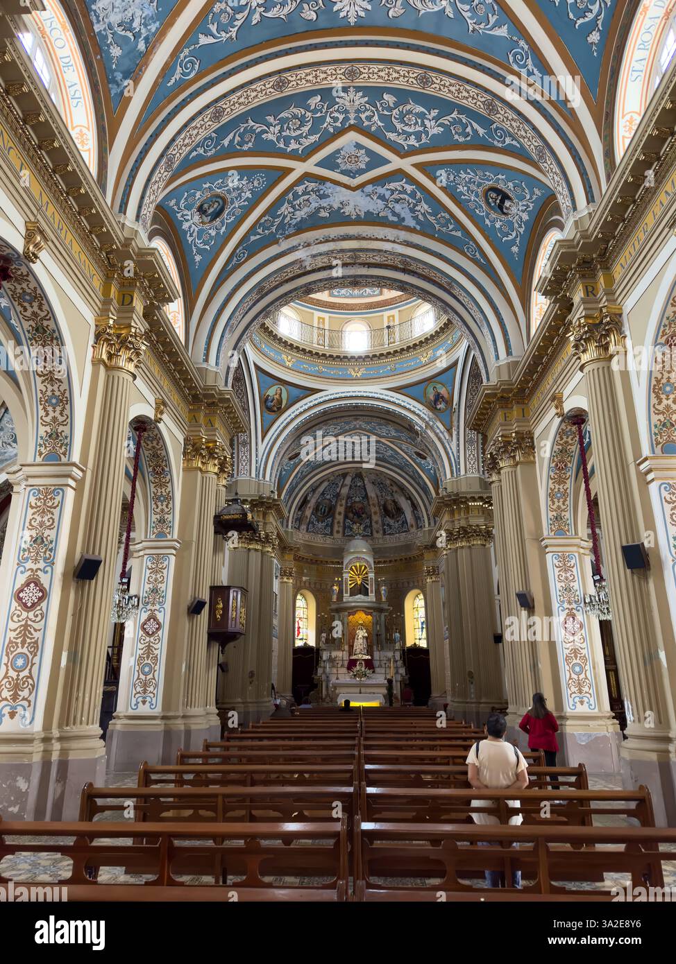 Das Schiff der Kirche Nuestra Señora de la Candelaria de la Viña, Salta, Argentinien. Stockfoto
