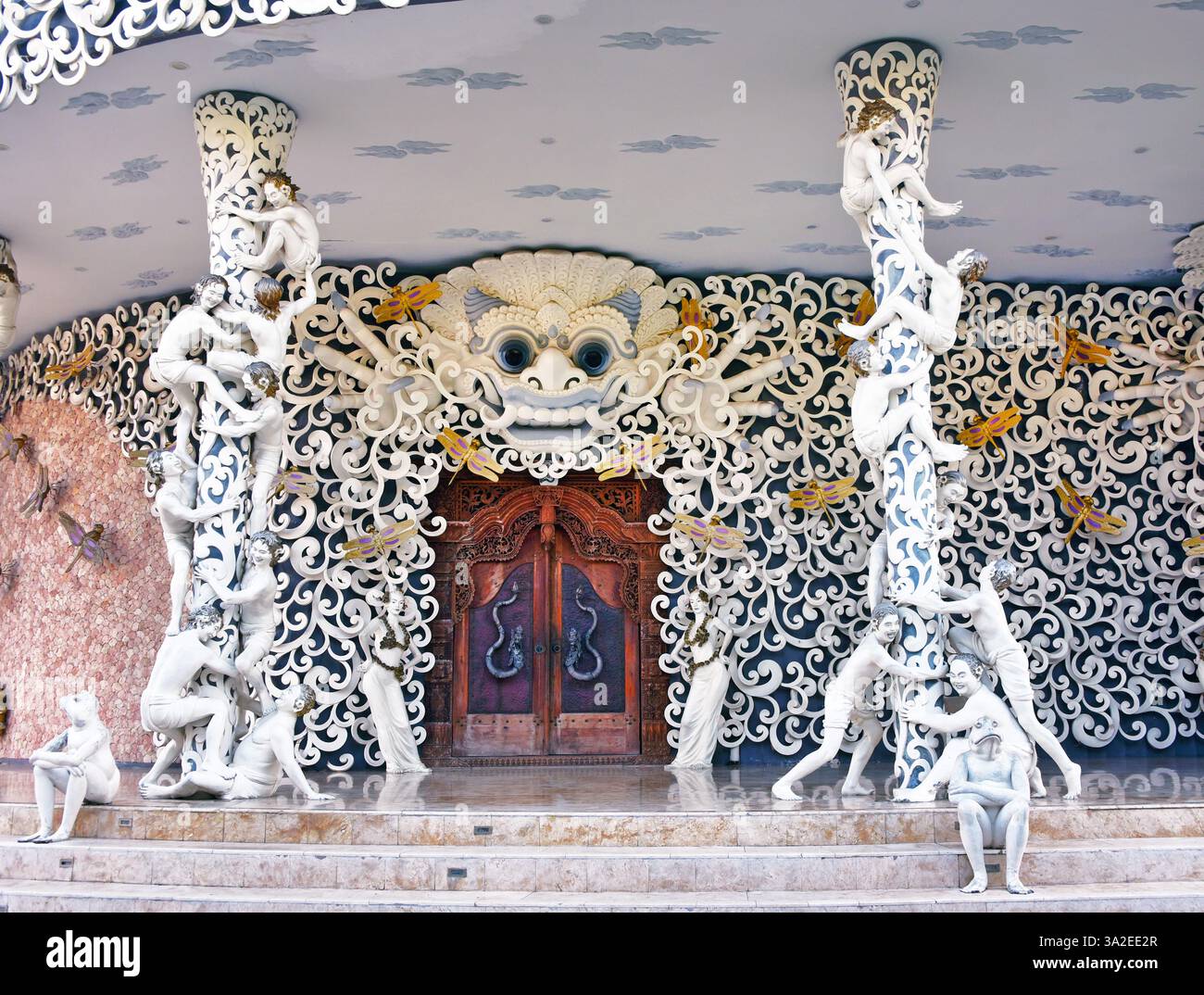 Eintritt in das Dorf Celuk, das das Zentrum für die Herstellung und den Verkauf von Silber- und Goldschmuck und Kunsthandwerk ist, Indonesien, Bali, Denpasar Stockfoto