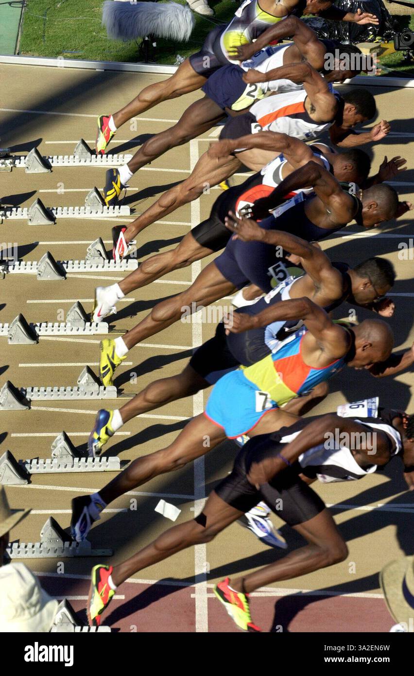 Die Sprintern in der 3. Runde des 100-Meter-Vorlaufrennens der Herren starten am Start. U. S Olympic Track Trials Day 1 in Sacramento State, Freitag, 14. Juli 2000 Info (Credit: © Sacramento Bee/ZUMAPRESS.com) Stockfoto