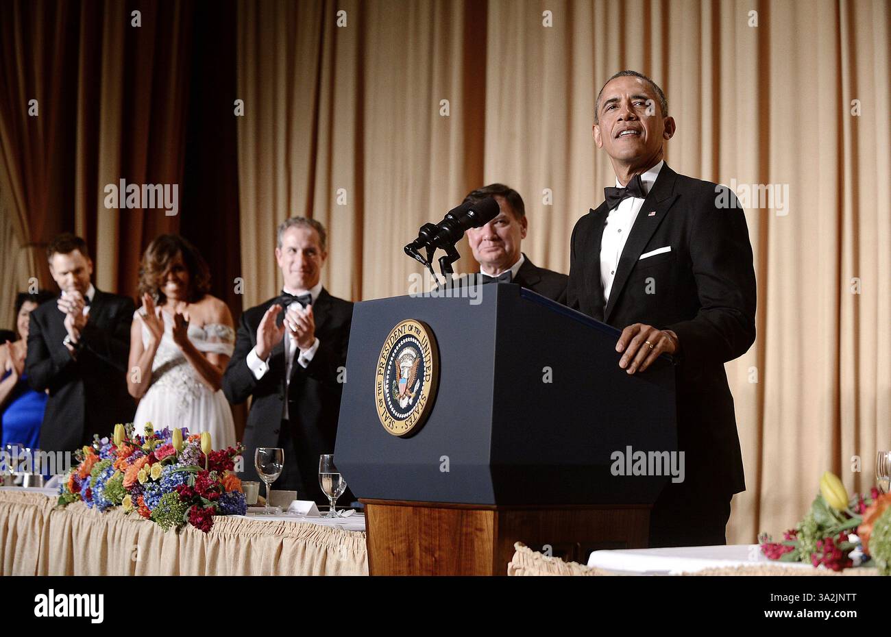 4. Mai 2014 - Washington, District of Columbia, Vereinigte Staaten von Amerika - Präsident Barack Obama spricht auf der jährlichen Gala der White House Correspondents Association im Washington Hilton Hotel, 3. Mai 2014 in Washington, DC. Kredit: Olivier Douliery/Pool über CNP (Kredit-Bild: © Olivier Douliery/CNP/ZUMAPRESS.com) Stockfoto