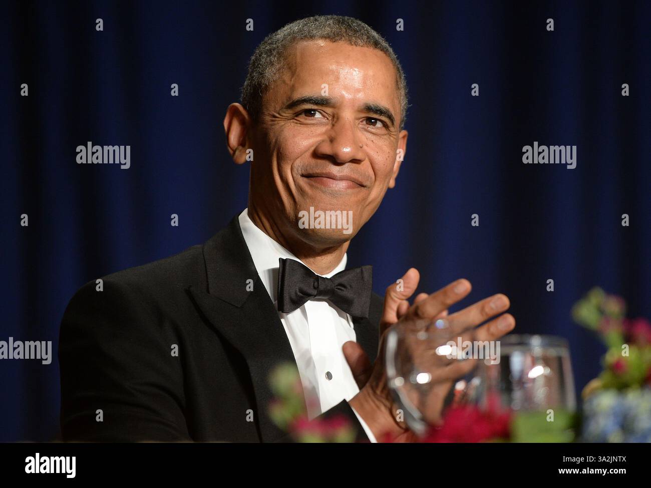 Mai 2014 - Washington, District of Columbia, Vereinigte Staaten von Amerika - Präsident Barack Obama nimmt an der jährlichen Gala der White House Correspondents Association im Washington Hilton Hotel am 3. Mai 2014 in Washington, DC Teil. Kredit: Olivier Douliery/Pool über CNP (Kredit-Bild: © Olivier Douliery/CNP/ZUMAPRESS.com) Stockfoto