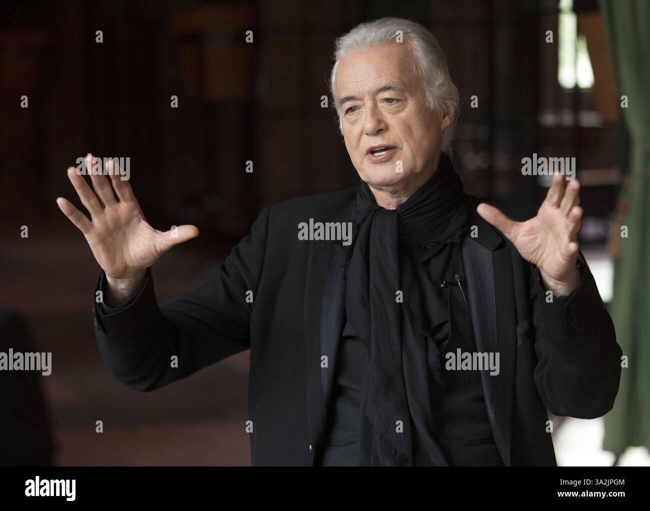 14. Mai 2014: Toronto, ON, Kanada: Interview des legendären Leadgitarristen Jimmy Page in New York City am Mittwoch, 14. Mai 2014. Craig Robertson/Toronto Sun/QMI Agency (Kreditbild: © Craig Robertson/QMI Agency/ZUMAPRESS.com) Stockfoto