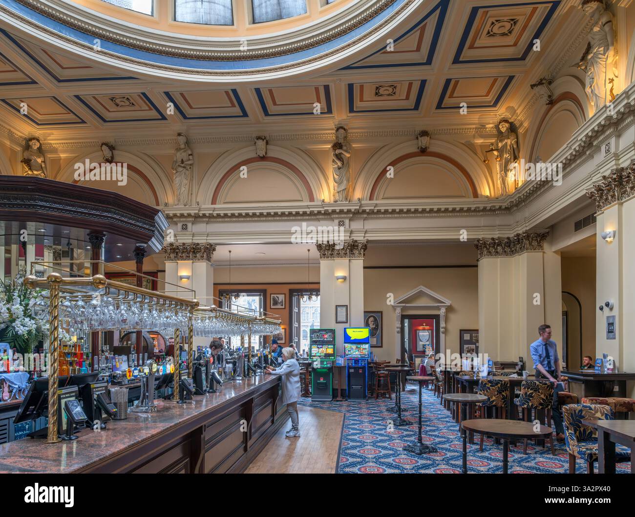 Das Innere des Counting House, ein JD Wetherspoon Pub im Stadtzentrum, George Square, Glasgow, Schottland, Großbritannien Stockfoto