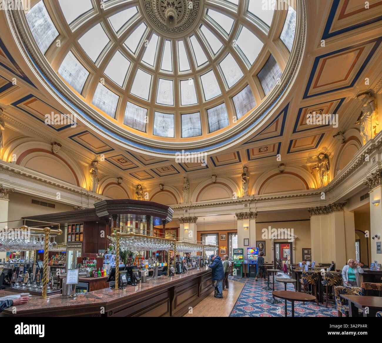 Das Innere des Counting House, ein JD Wetherspoon Pub im Stadtzentrum, George Square, Glasgow, Schottland, Großbritannien Stockfoto
