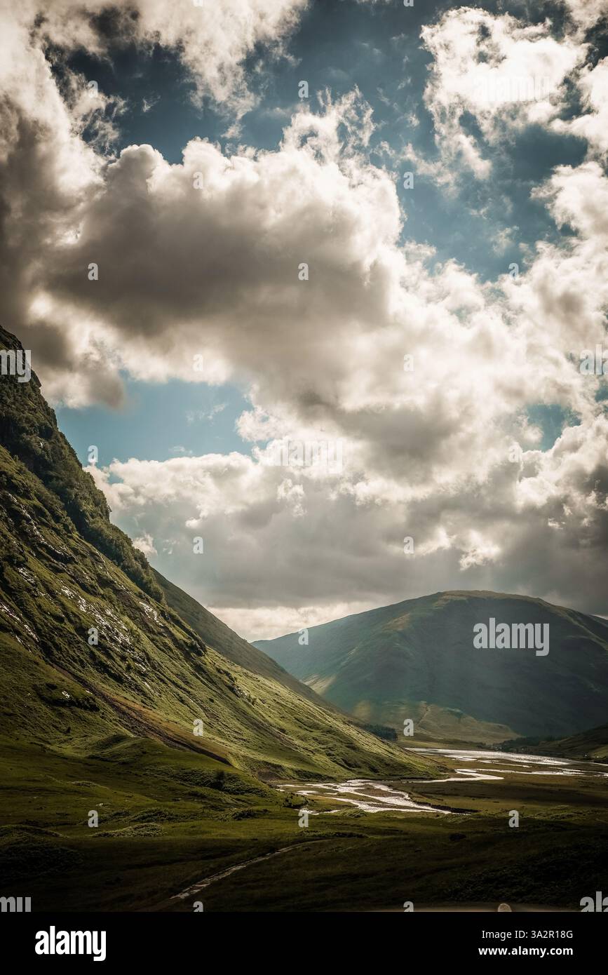 Der außergewöhnliche Blick auf die Three Sisters in Glencoe, im Herzen der schottischen Highlands Stockfoto