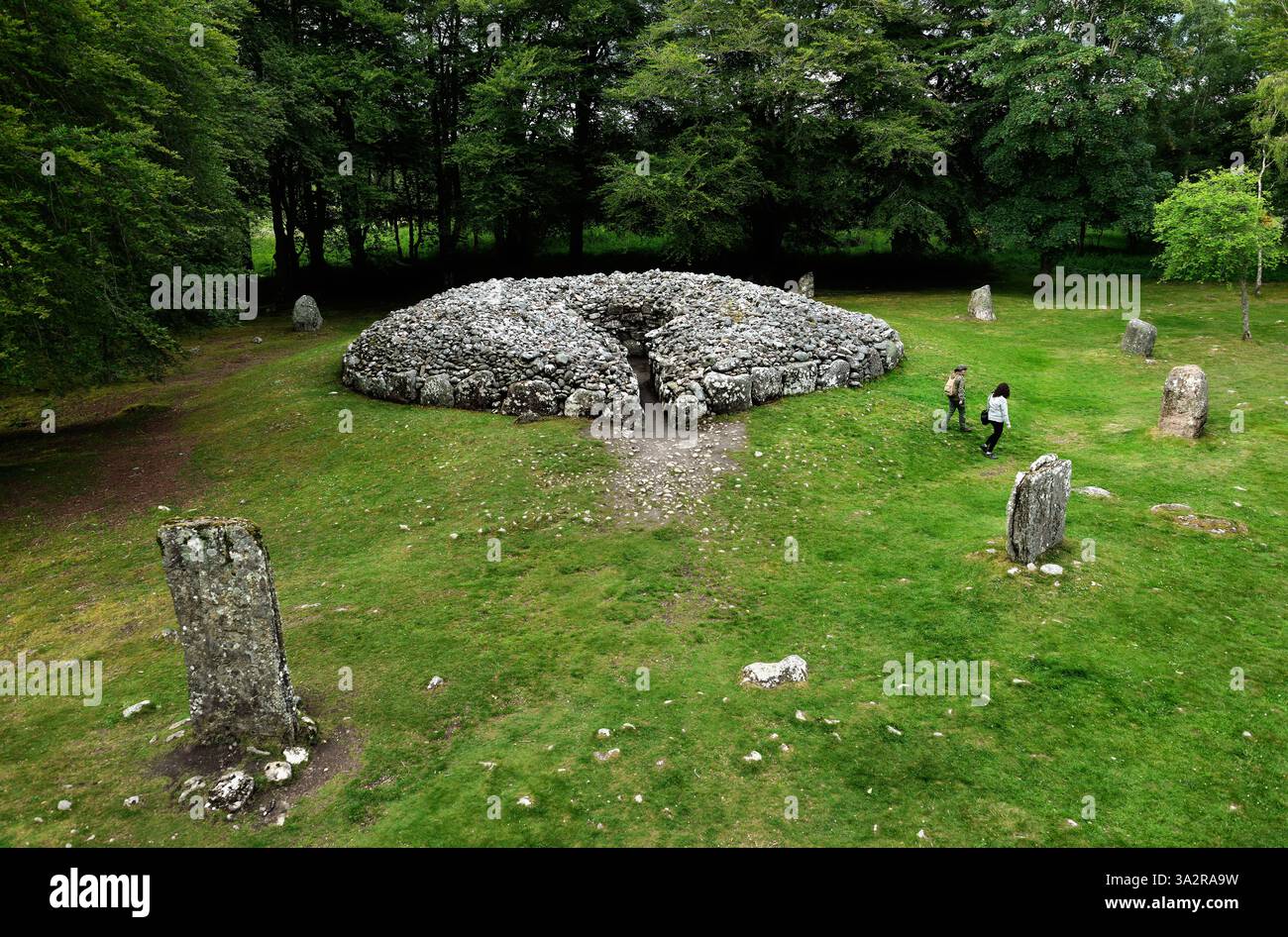 Clava Cairns, Inverness, Schottland. Die NE passage Grave chambered Cairn und Steinkreis. Eine von mehreren prähistorischen Bronzezeit Cairns auf dieser Website Stockfoto