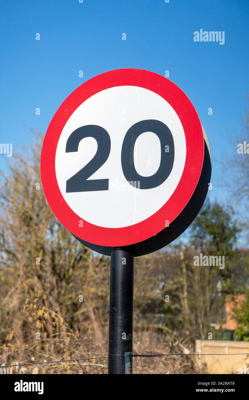 20 km/h Höchstgeschwindigkeit Zeichen Stockfoto