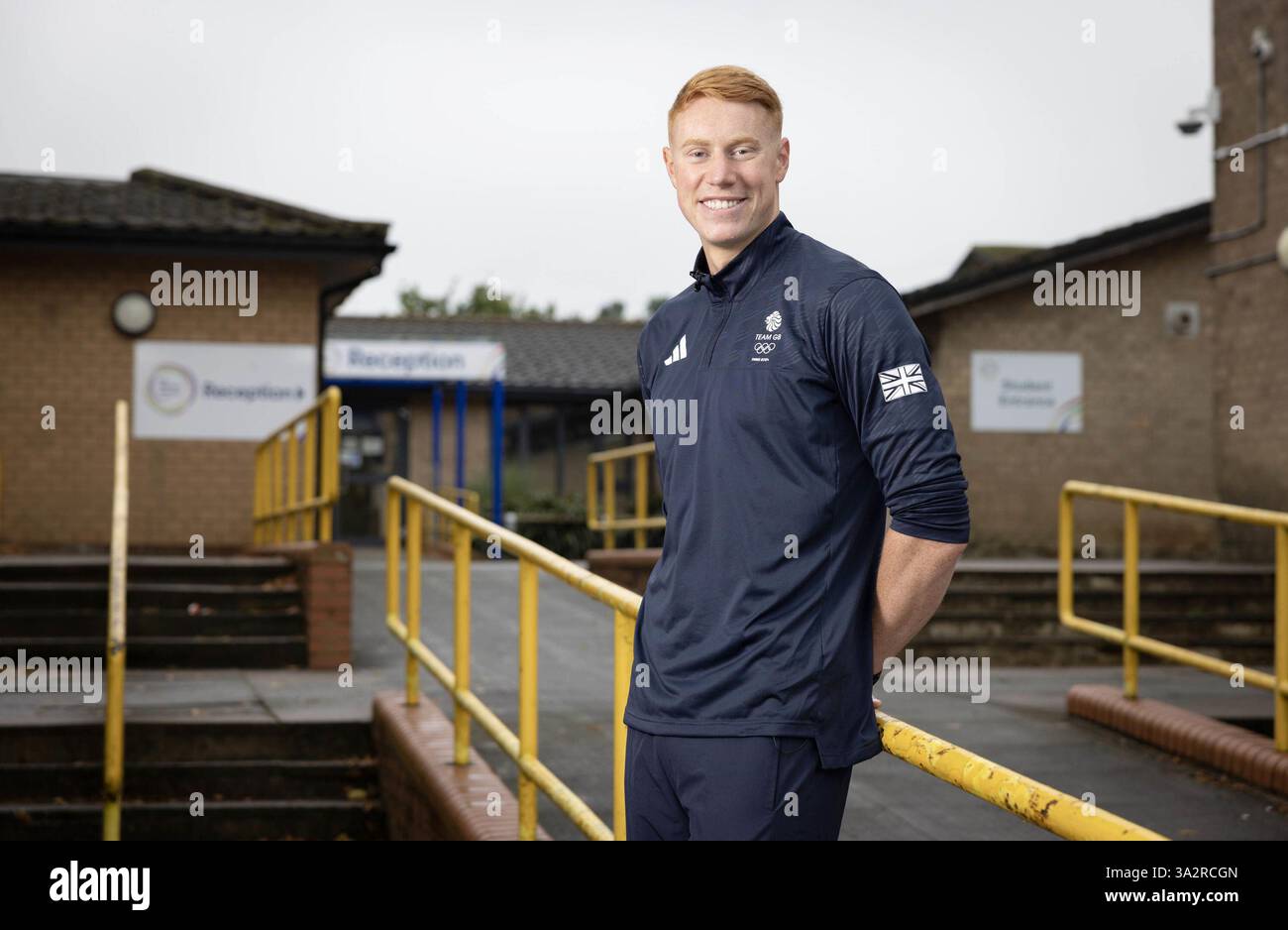 Dean Ramsay Tom Dean besucht DIE 0001 Sir William Ramsay School in Buckinghamshire ...