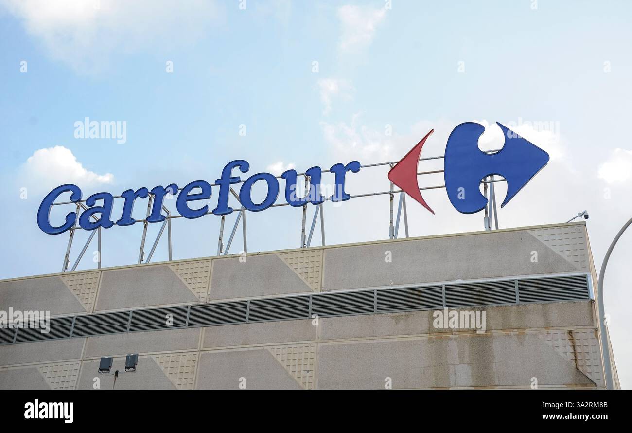 Marke Carrefour, Handelszentrum, Fuengirola, Spanien. Stockfoto
