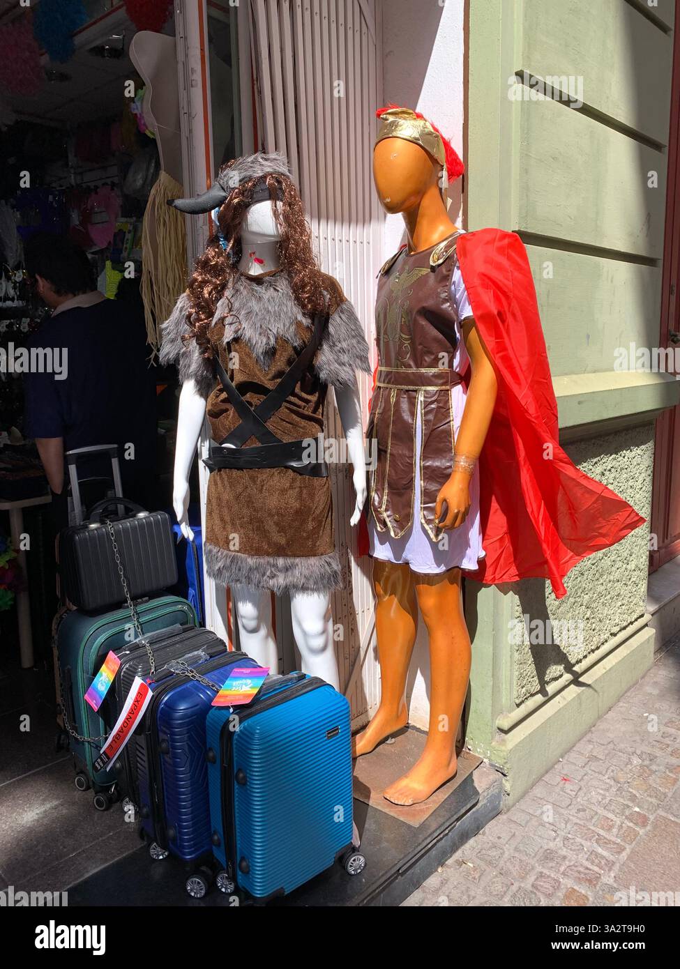 Teneriffa Karneval Kanarische Inseln Spanien Wetter heiße sonnige Menschen glückliches freundliches Getränk Trinken Stil Tourismus Touristen Restaurant Essen Essen außerhalb - Smartphone-aufgenommenes Stockfoto