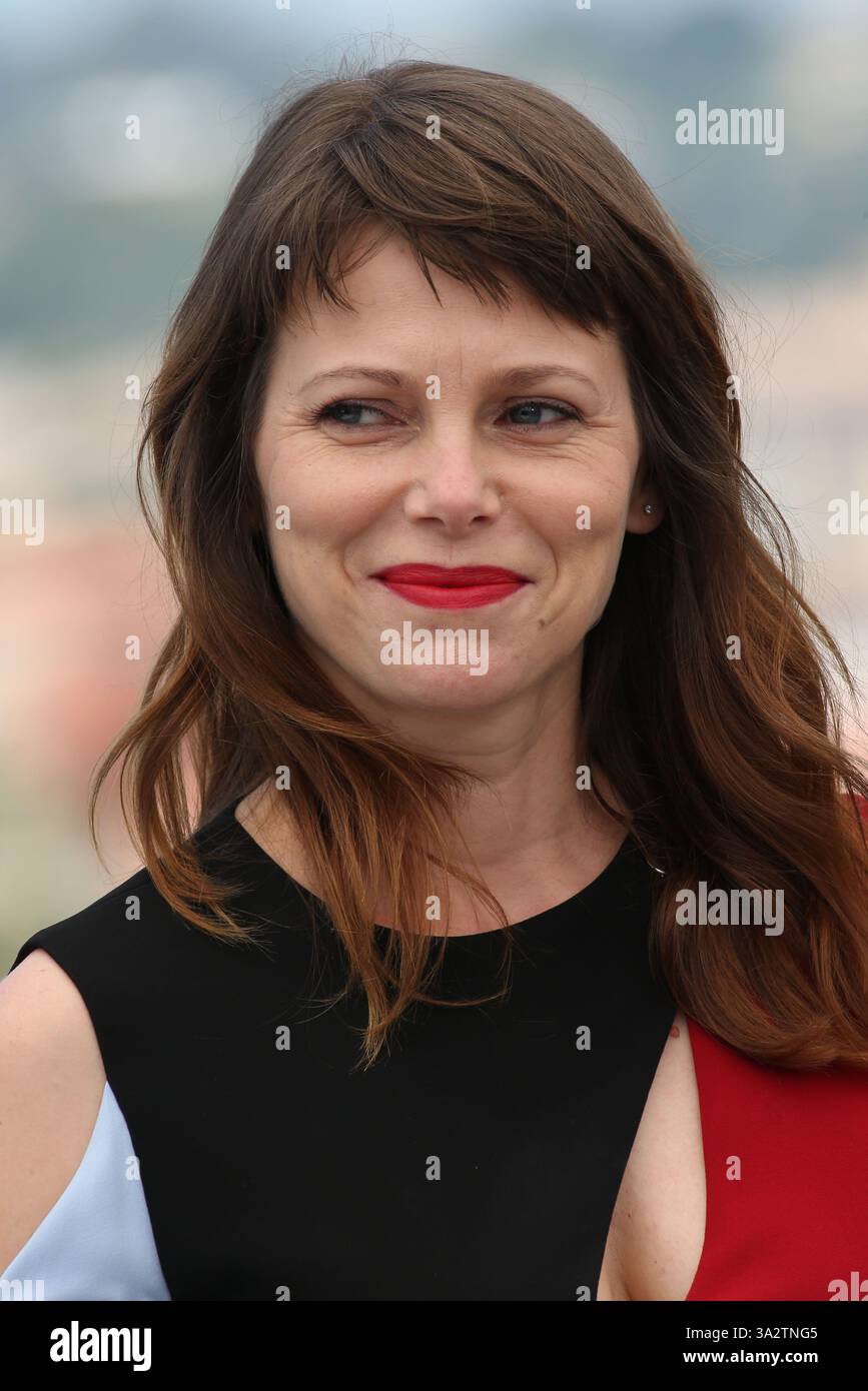 CANNES, FRANKREICH - 24. MAI: Barbora Bobulova nimmt am Fotobesuch „Dopo La Guerra - Apres La Guerre“ während des 70. Jährlichen Filmfestivals in Cannes am 24. Mai 2017 im Palais des Festivals Teil. CAP/GOL ©GOL/Capital Pictures Stockfoto