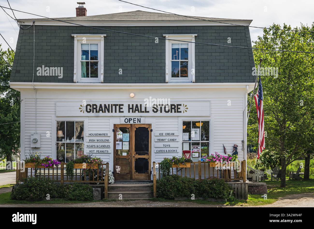 Granite Hall Store, historischer Gemischtwarenladen auf der Pemaquid Halbinsel im Dorf Round Pond an der Küste von Maine, New England, USA Stockfoto