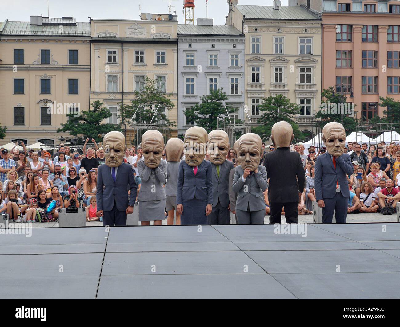 Theater KTO führen Peregrinus live auf dem Hauptmarkt in Krakau auf Stockfoto